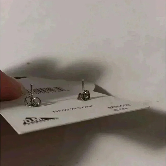 Red Hat Frivolous & Fun Pierced Earrings Purple Stone And Silver Feather - Picture 4 of 4